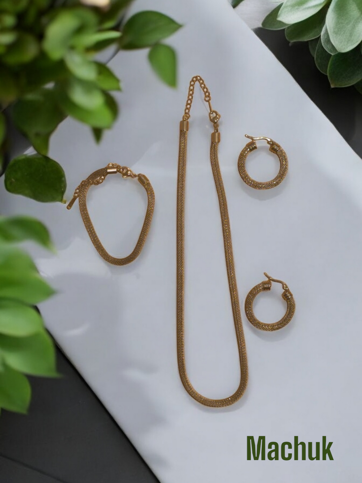 Machuk necklace, bracelet and earrings set.