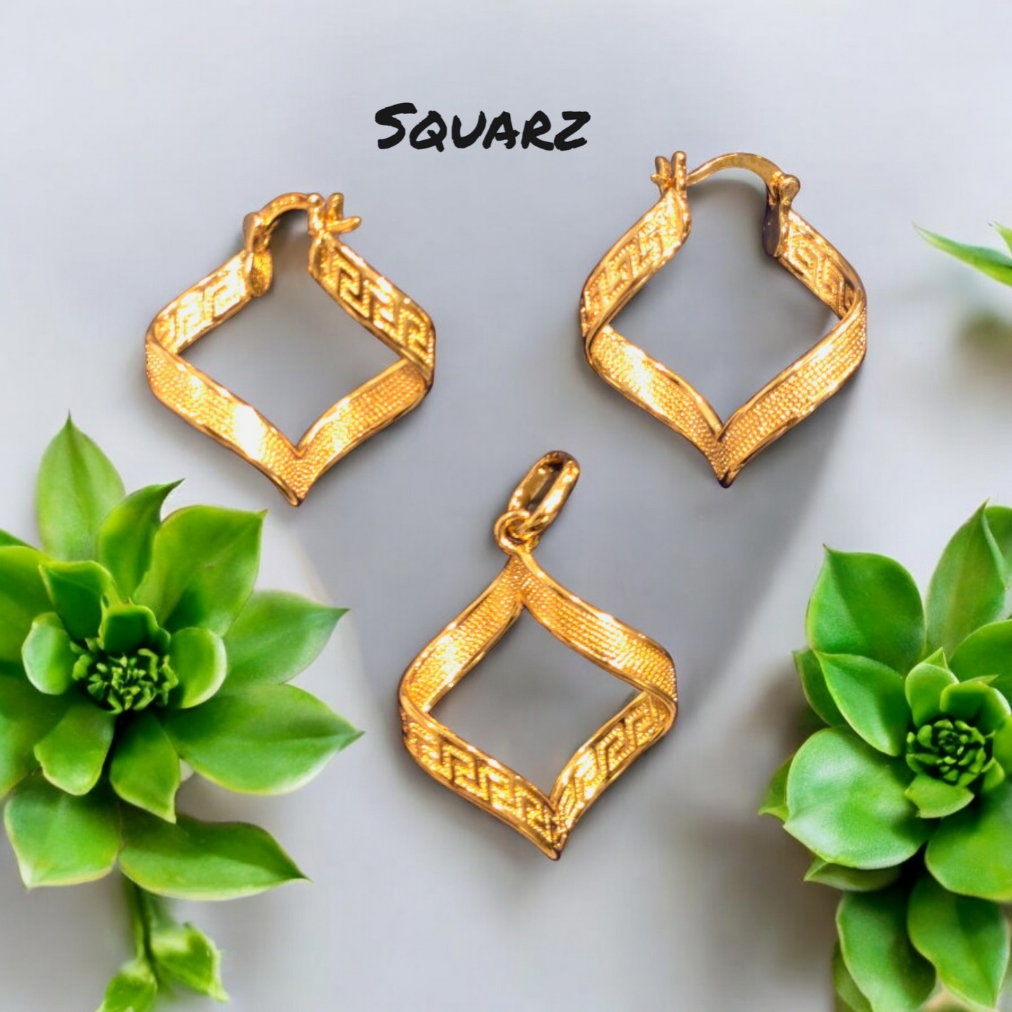 Squarz earrings and pendant set.